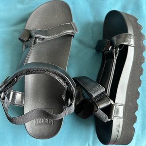 Reef Women's Cushion Rem Hi Le Sandal Size 9